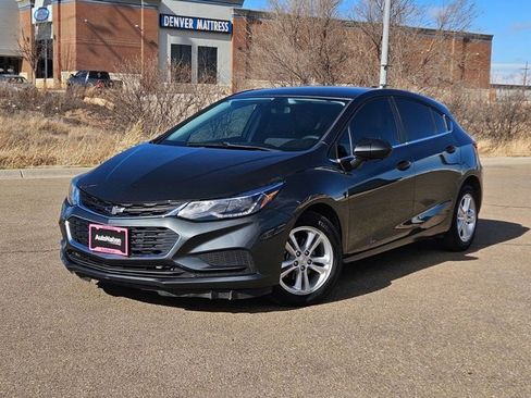 Used 2018 Chevrolet Cruze LT w/ Convenience Package image 1