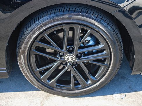 Used 2025 Toyota Camry SE image 11