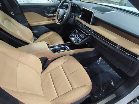 Used 2022 Lincoln Corsair Reserve w/ Equipment Group 201A image 32