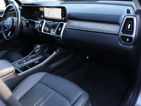 Used 2023 Kia Sorento X-Line EX image 10