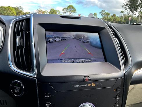 Used 2020 Ford Edge Titanium FWD image 25