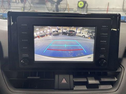 Used 2019 Toyota RAV4 XLE w/ Convenience Package FWD image 26