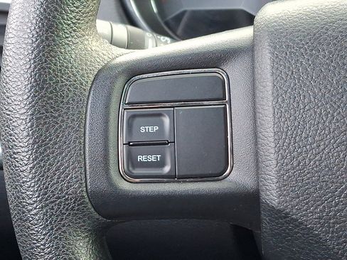 Used 2013 Dodge Avenger SE image 21