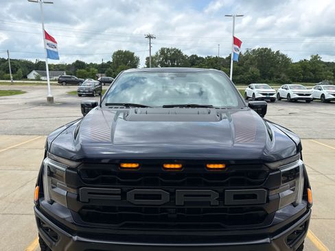Used 2025 Ford F150 Raptor AWD/4WD image 8