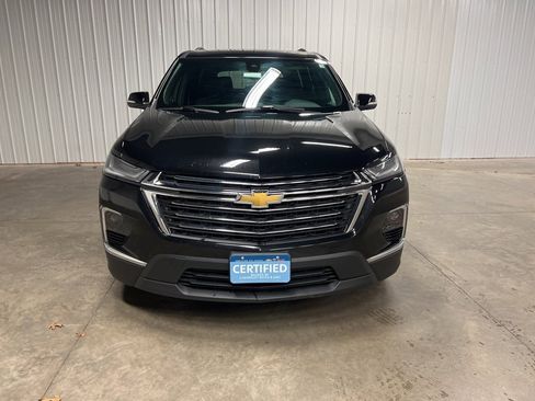 Used 2023 Chevrolet Traverse LT image 3