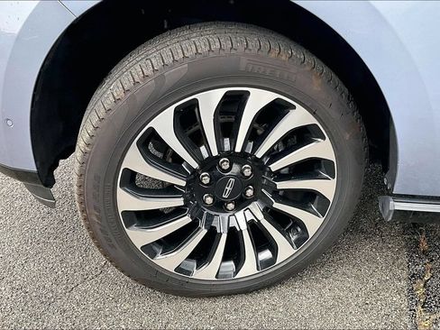 Used 2024 Lincoln Navigator L Black Label AWD/4WD image 11
