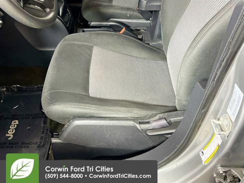 Used 2016 Jeep Patriot Sport image 19