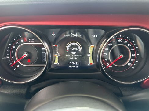 Used 2022 Jeep Wrangler Rubicon AWD/4WD image 16