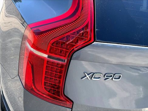 Used 2018 Volvo XC90 T5 Momentum w/ Convenience Package FWD image 29