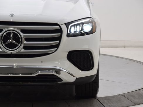 Used 2025 Mercedes-Benz GLS 450 4MATIC image 10