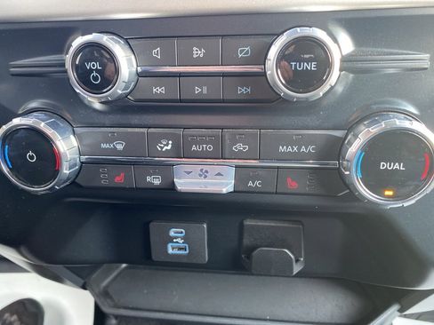 Used 2022 Ford F150 XLT w/ Equipment Group 302A High image 37