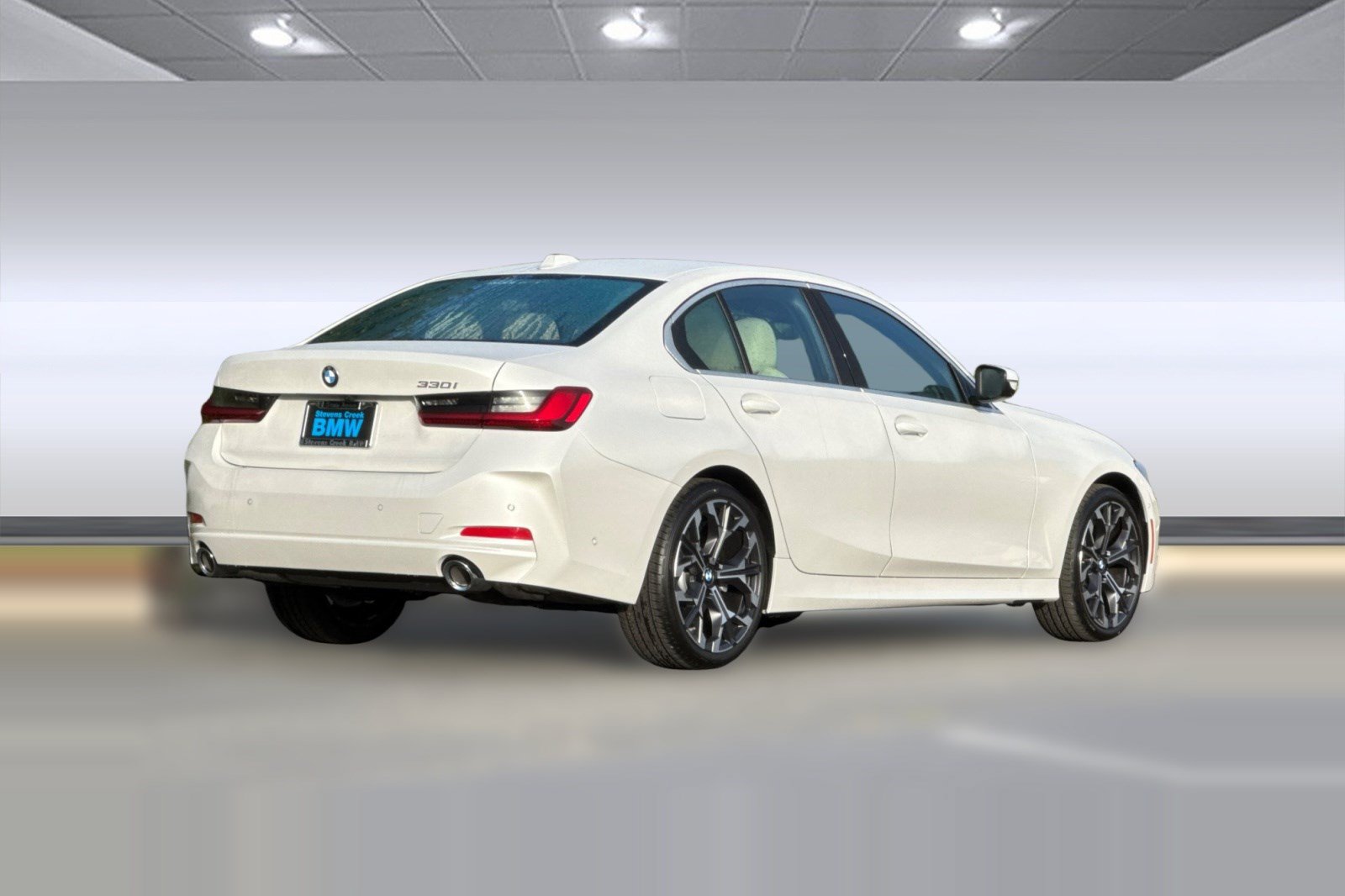 Used 2026 BMW 330i Sedan w/ Premium Package RWD image 9