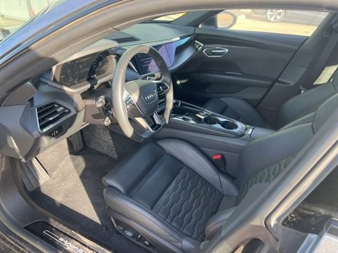Used 2023 Audi e-tron GT Prestige w/ Prestige Package image 5