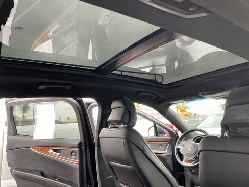 Used 2019 Lincoln Nautilus Reserve image 21