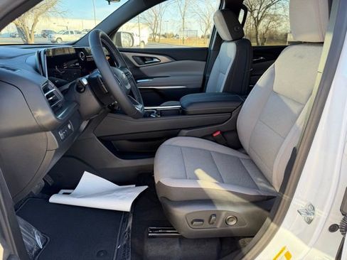 New 2026 Chevrolet Traverse LT FWD image 16