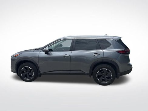 Used 2024 Nissan Rogue SV w/ SV Premium Package FWD image 2