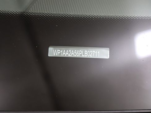 Used 2023 Porsche Macan image 25