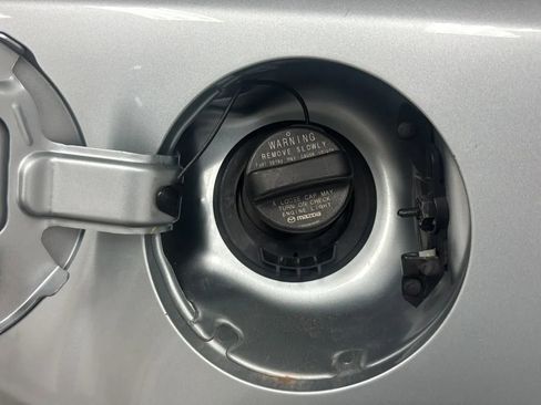 Used 2018 MAZDA MAZDA3 Touring FWD image 33