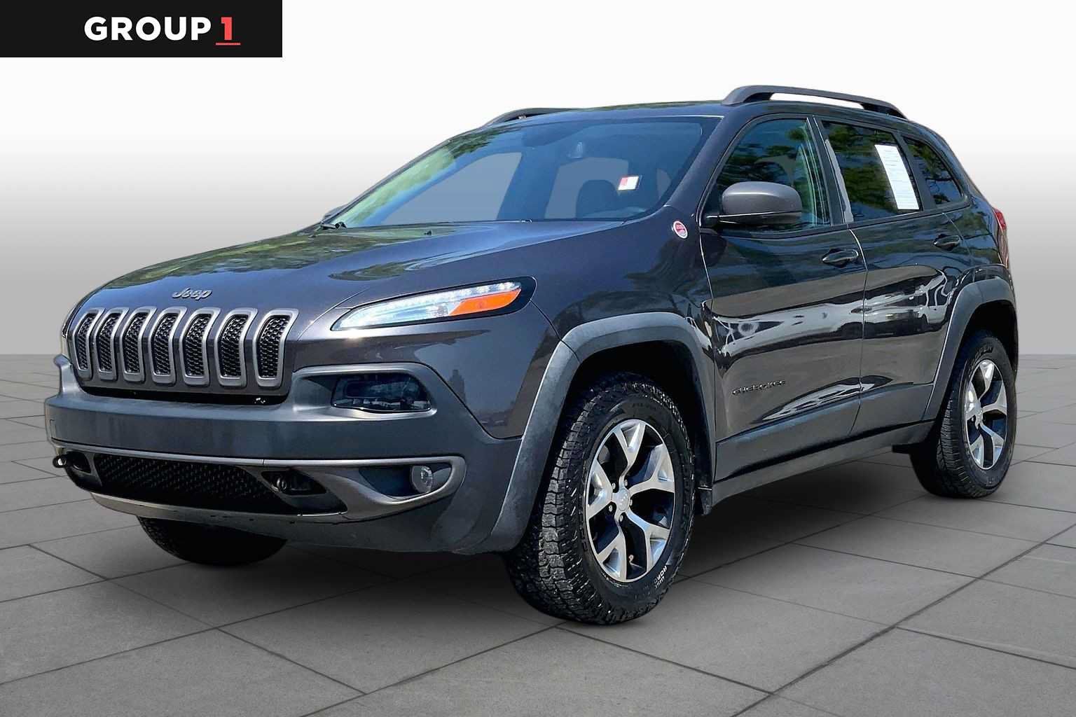 Used 2018 Jeep Cherokee Trailhawk w/ Comfort/Convenience Group AWD/4WD image 1