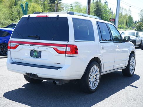 Used 2016 Lincoln Navigator Select AWD/4WD image 5