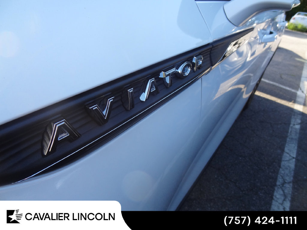 Used 2023 Lincoln Aviator AWD w/ Premium Package image 14