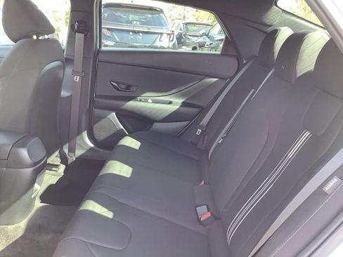 Certified 2025 Hyundai Elantra Sport image 18