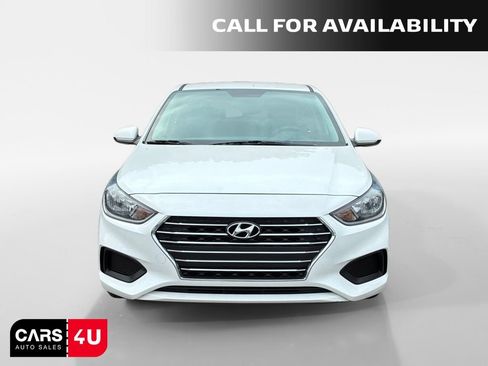 Used 2022 Hyundai Accent SE FWD image 2