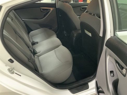 Used 2015 Hyundai Elantra SE w/ Option Group 02 image 17