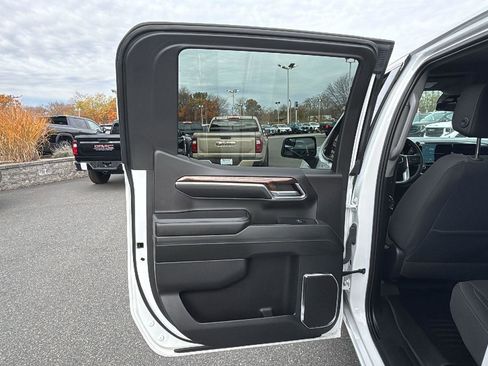 Used 2024 GMC Sierra 1500 SLE image 27