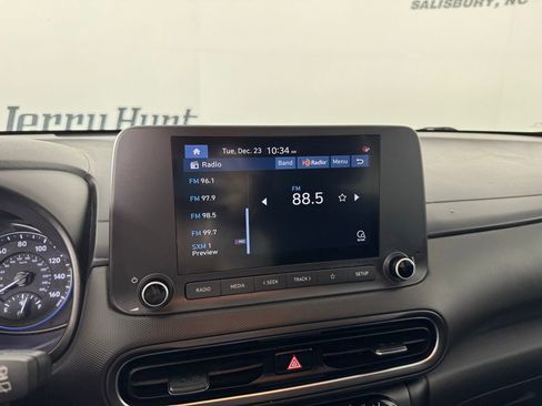 Used 2023 Hyundai Kona SEL image 17