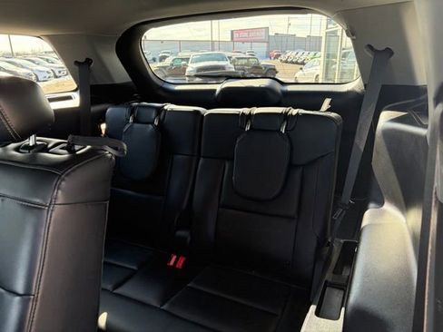 Used 2023 Ford Explorer XLT w/ Equipment Group 202A image 24