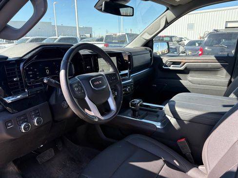 Used 2025 GMC Sierra 1500 SLT image 10