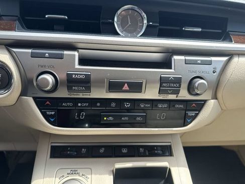 Used 2013 Lexus ES 350 w/ Luxury Pkg FWD image 20