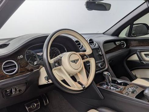 Used 2019 Bentley Bentayga AWD/4WD image 26