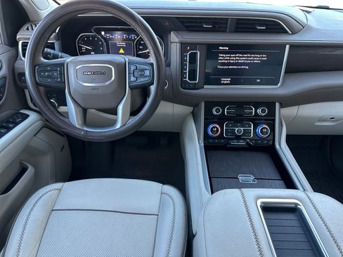 Used 2021 GMC Yukon Denali w/ Denali Premium Package image 2