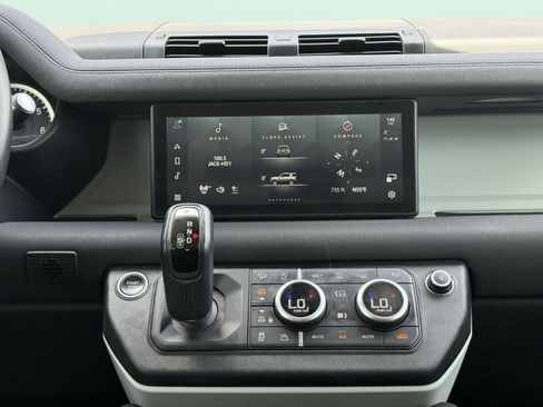 Used 2023 Land Rover Defender 90 S image 53