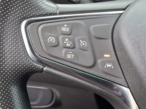 Used 2021 Chevrolet Equinox LT image 17