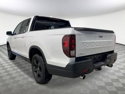 New 2026 Honda Ridgeline Black Edition image 4