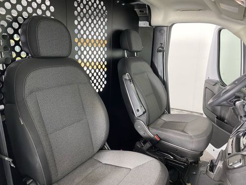 Used 2025 RAM ProMaster 2500 w/ U-Haul Equipment Group FWD image 12