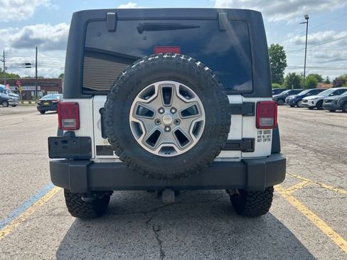 Used 2015 Jeep Wrangler Unlimited Rubicon w/ Connectivity Group AWD/4WD image 4