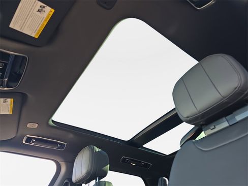 Certified 2025 Land Rover Range Rover Sport Dynamic SE image 31