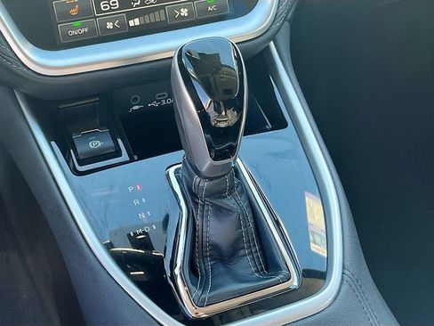 Used 2024 Subaru Outback Premium image 16