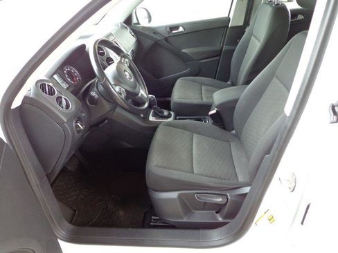 Used 2017 Volkswagen Tiguan Limited w/ Premium Package AWD/4WD image 13