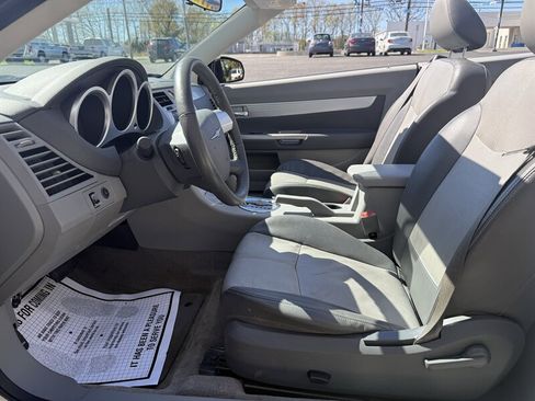 Used 2008 Chrysler Sebring Touring w/ Special Touring Group image 9