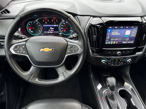 Used 2023 Chevrolet Traverse LT image 13