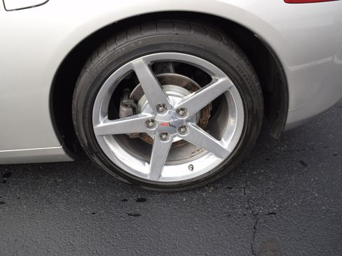 Used 2005 Chevrolet Corvette Coupe w/ Preferred Equipment Group image 6