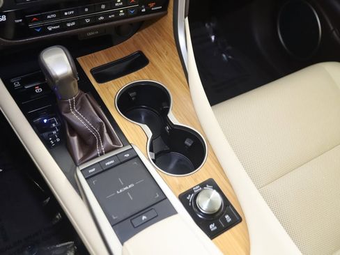 Used 2020 Lexus RX 450hL AWD w/ Premium Package image 30