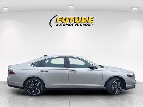 Used 2025 Honda Accord Sport image 3