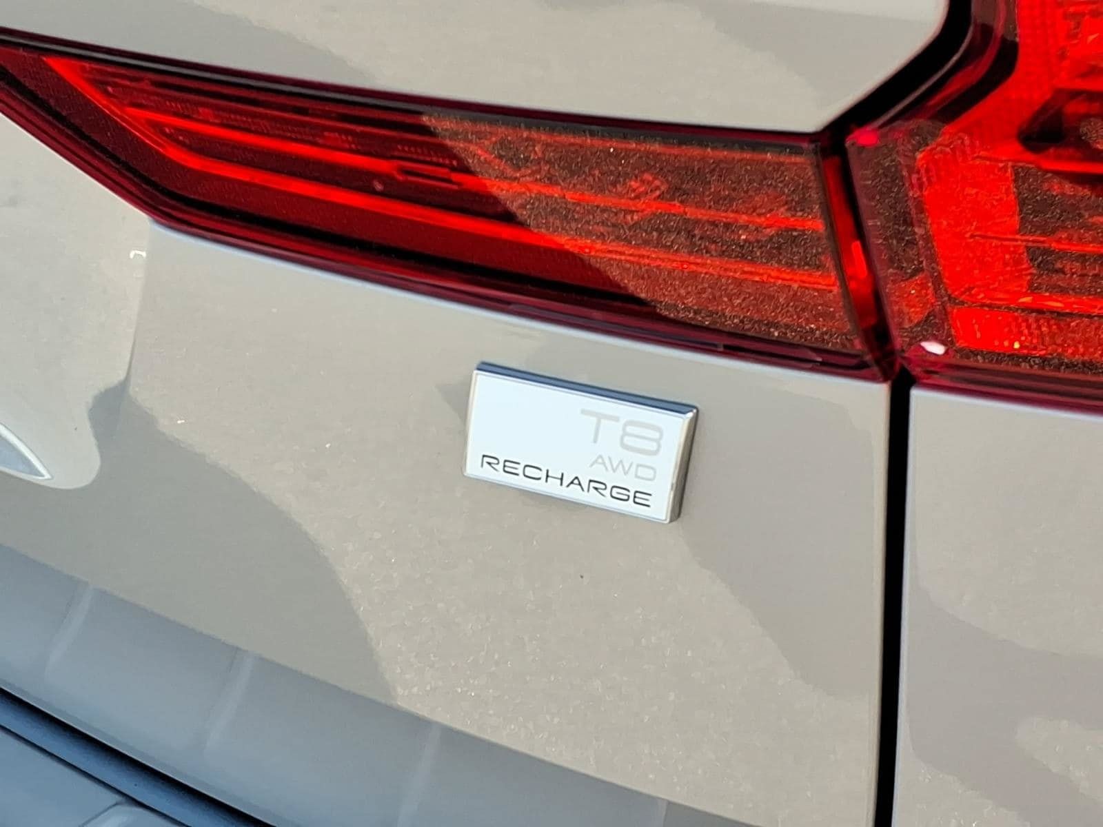 Used 2023 Volvo XC60 T8 Ultimate w/ Climate Package AWD/4WD image 6