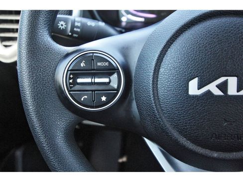 Used 2025 Kia Soul LX w/ LX Technology Package image 18